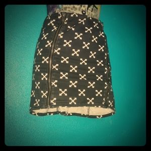Divided double zipper skirt